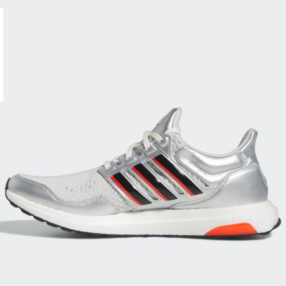 adidas x Disney Mickey Toe UltraBOOST 1.0 DNA - Picture 6 of 10